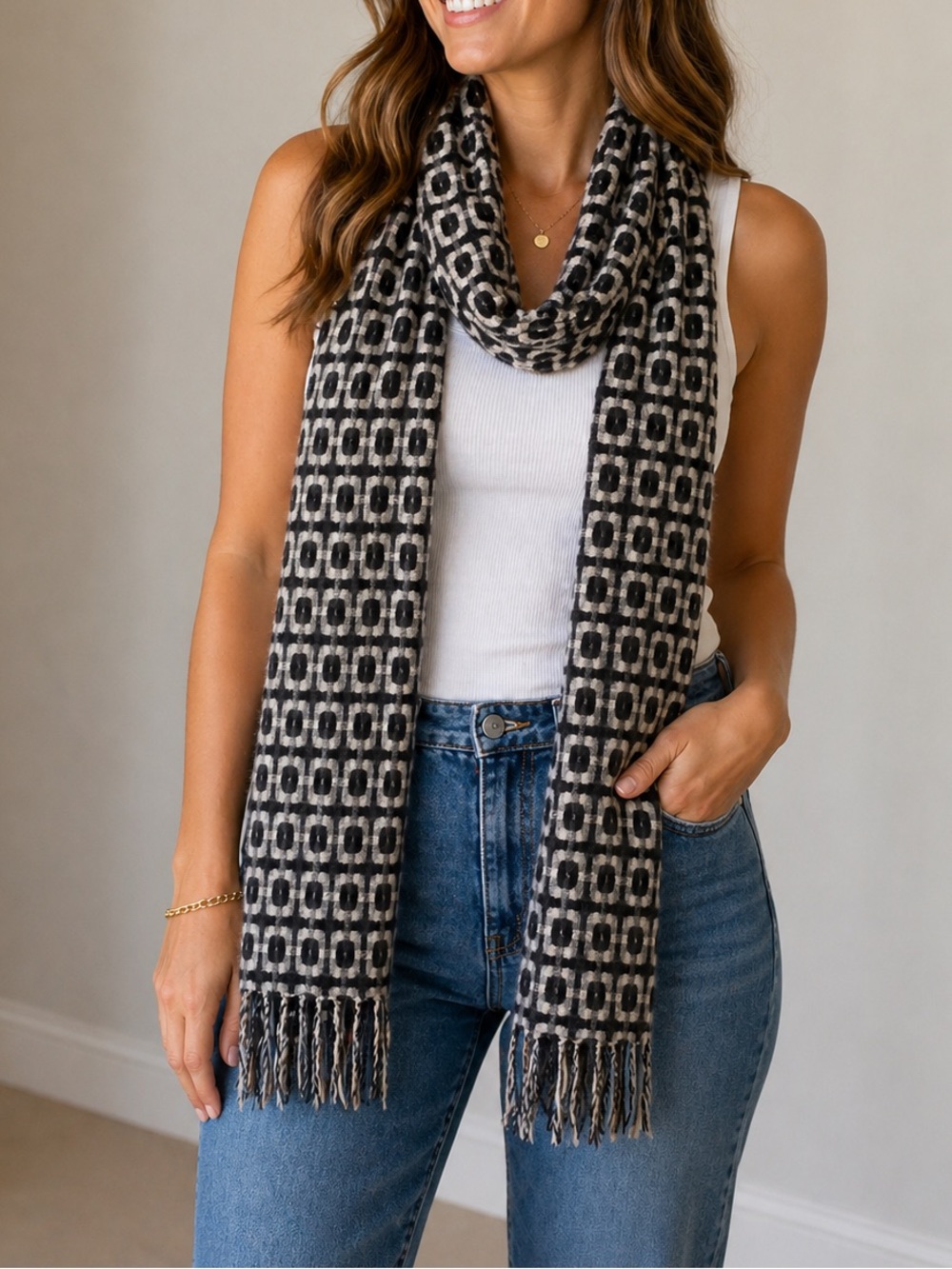 🌸 Black and Cream Geometric Scarf with Fringe -Cozy
